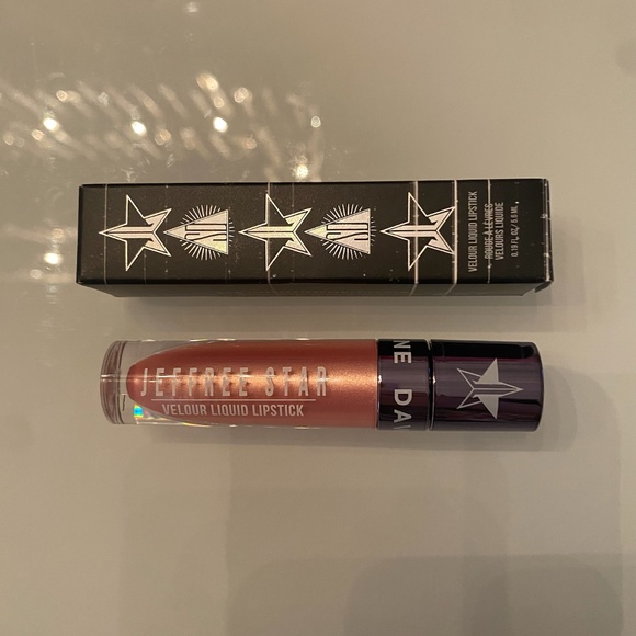 JEFFREE STAR COSMETICS Velour Liquid Lipstick Shade: Ryland - Picture 3 of 3